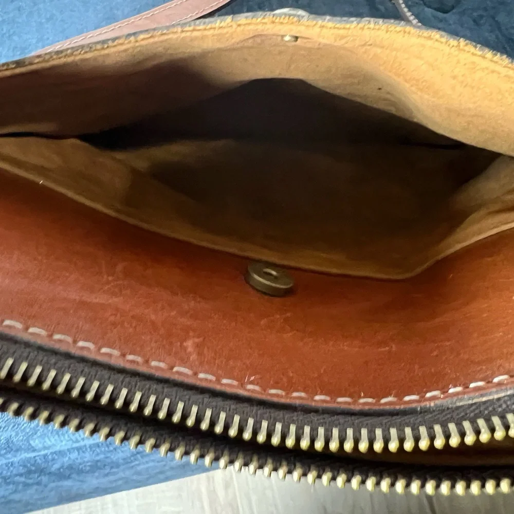 Patricia Nash Brown Crossbody Bag with Vintage Leather Finish - Picture 12 of 14